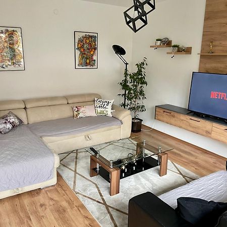 Luxury City Center Apartment Скопие Екстериор снимка