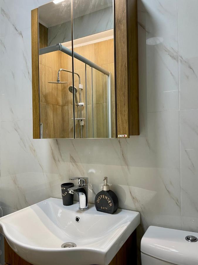 Luxury City Center Apartment Скопие Екстериор снимка
