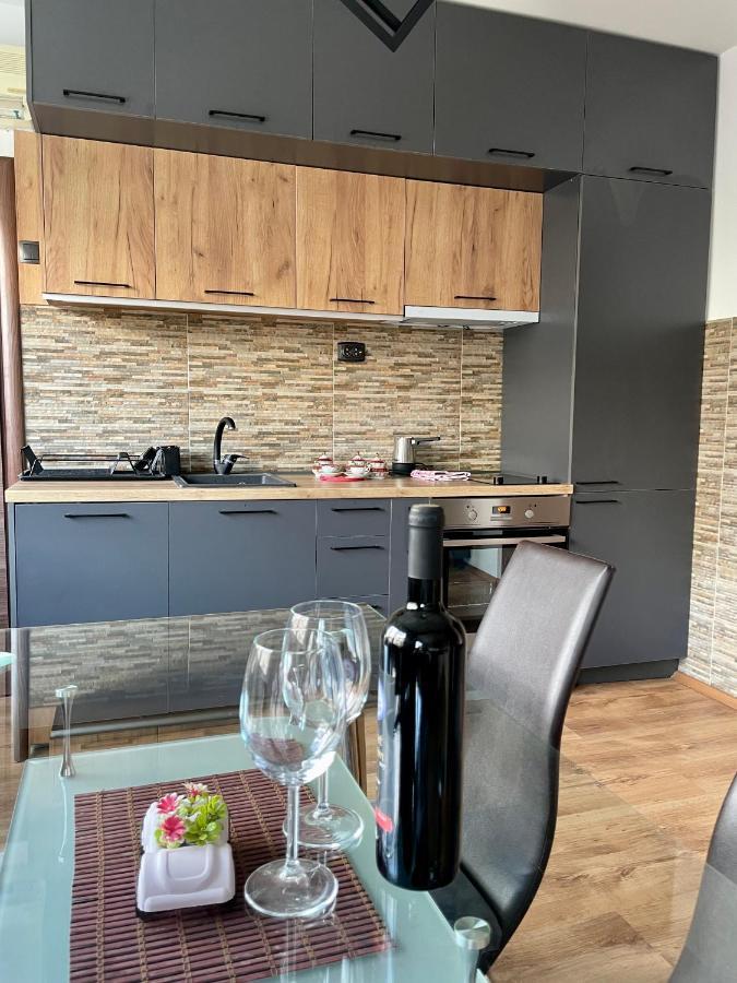 Luxury City Center Apartment Скопие Екстериор снимка