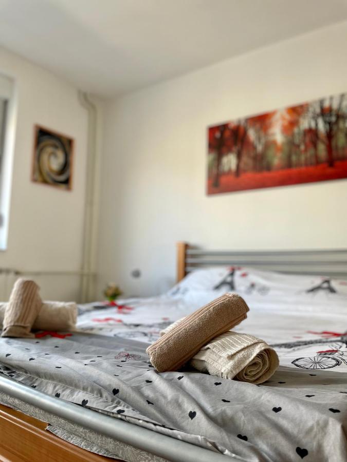 Luxury City Center Apartment Скопие Екстериор снимка