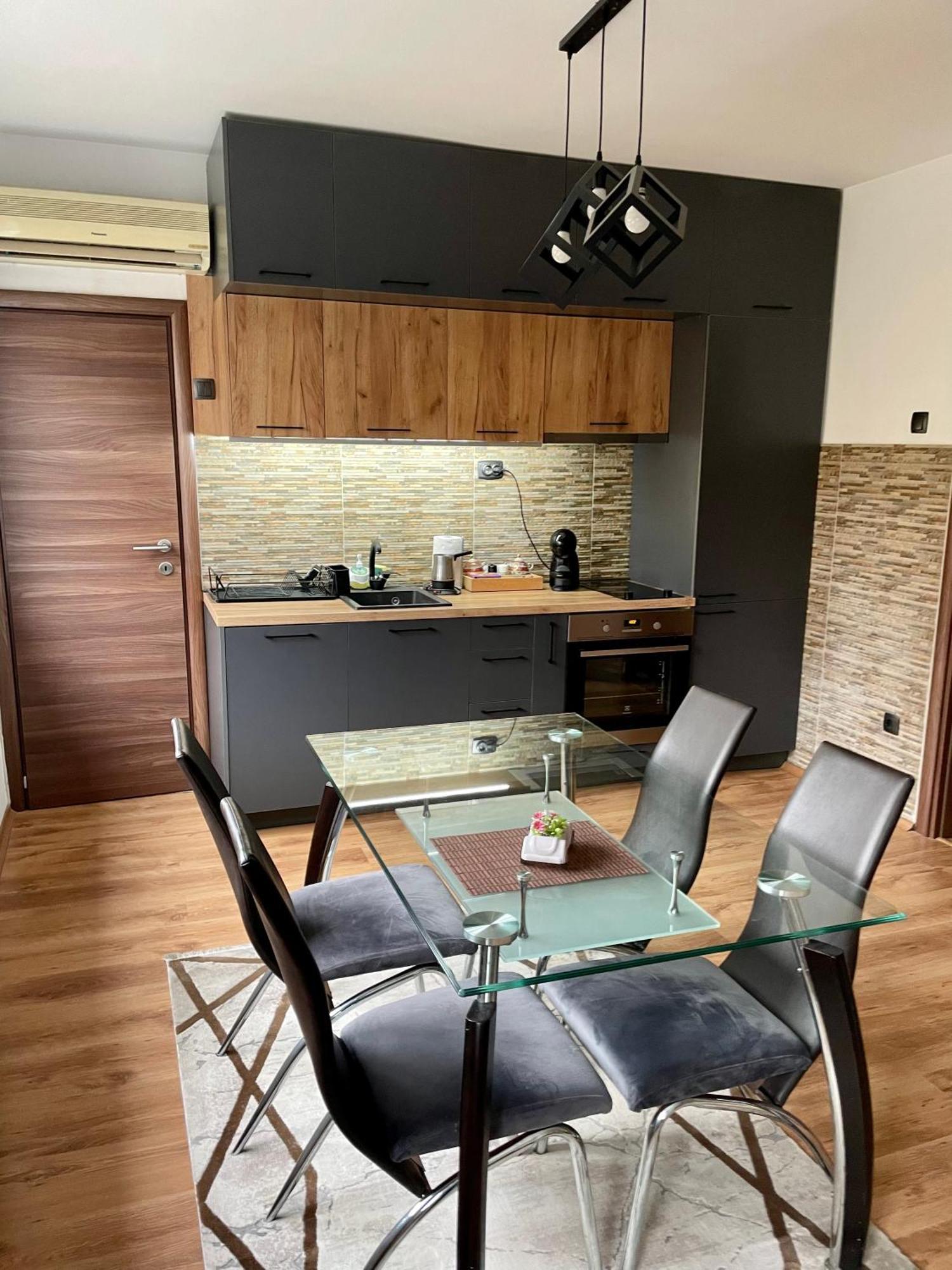 Luxury City Center Apartment Скопие Екстериор снимка